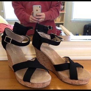 Black Toms wedges NWT 👡